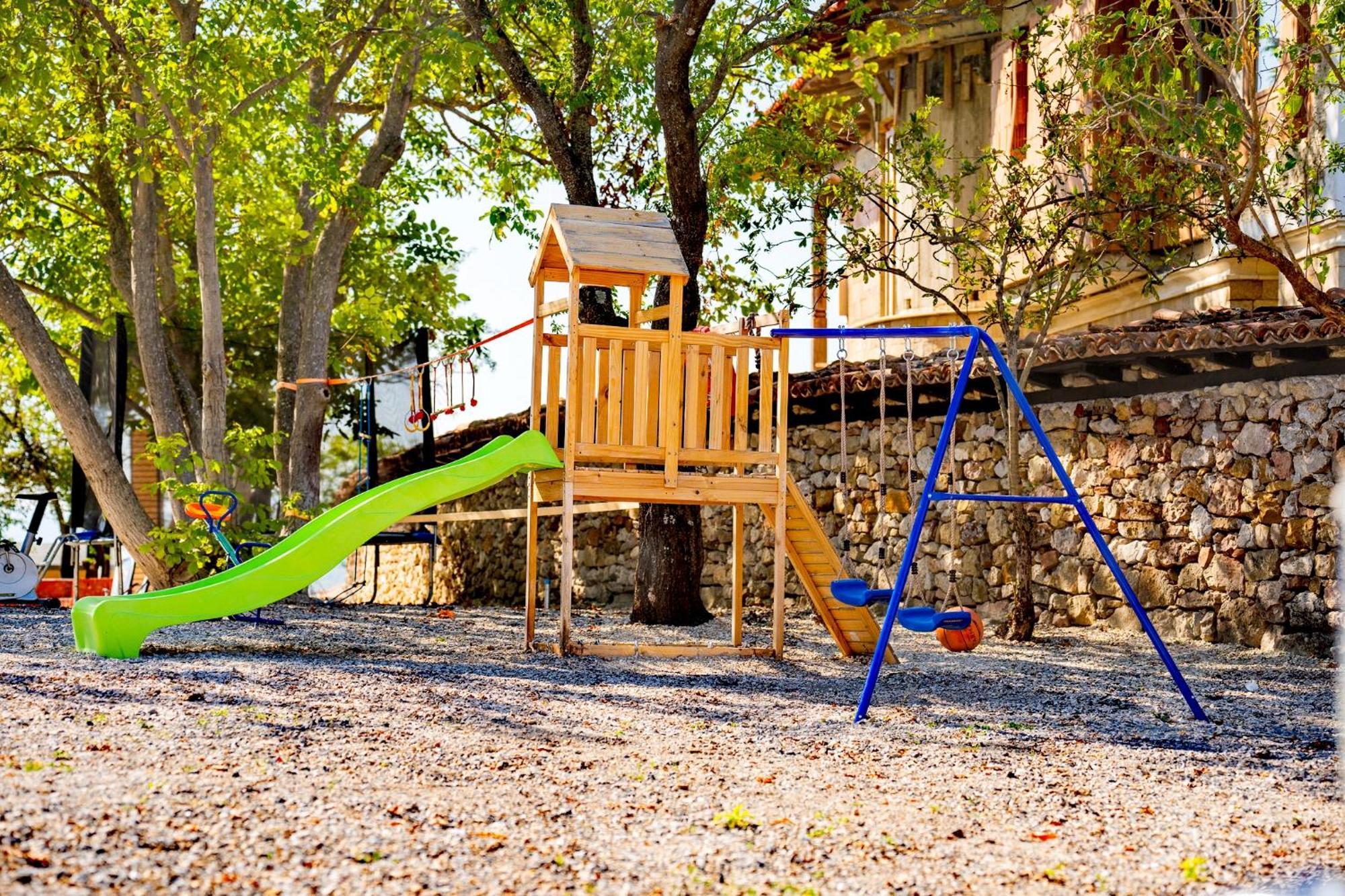 Complex Arbanashki Style-Panoramic View With Summer And Winter Terrace, Jacuzzi, Sauna, Children'S And Adult Area With Cinema Summer Arbanasi Bagian luar foto
