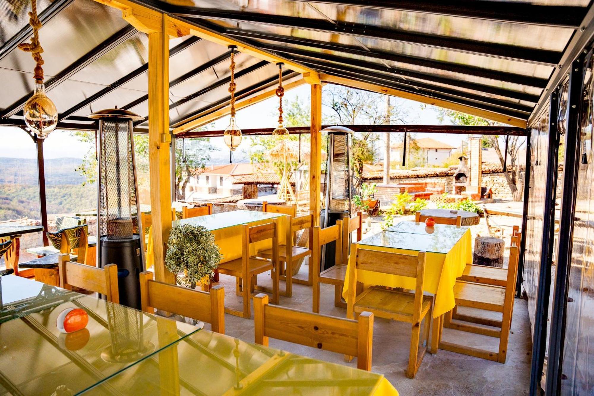 Complex Arbanashki Style-Panoramic View With Summer And Winter Terrace, Jacuzzi, Sauna, Children'S And Adult Area With Cinema Summer Arbanasi Bagian luar foto